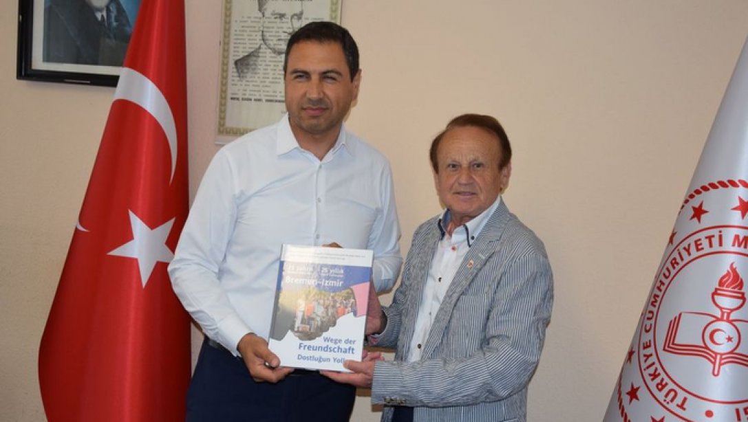 Gazeteci Birol Tan Eğitim Ataşemizi ziyaret etti